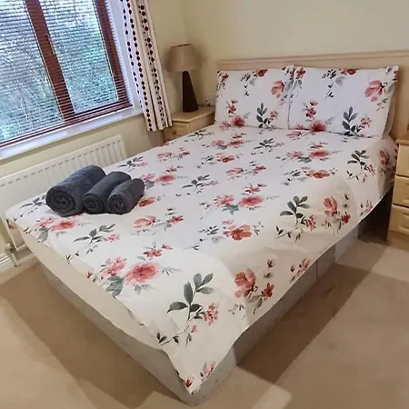 2 Bed Cosy In Heart Of Mullingar. Apartment *